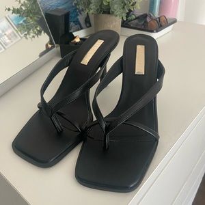 Never worn Billini black samba heels